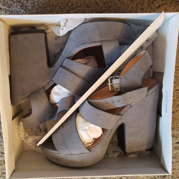 Qupid Grey Chunky Heels, New In Box - Picture 1 of 2
